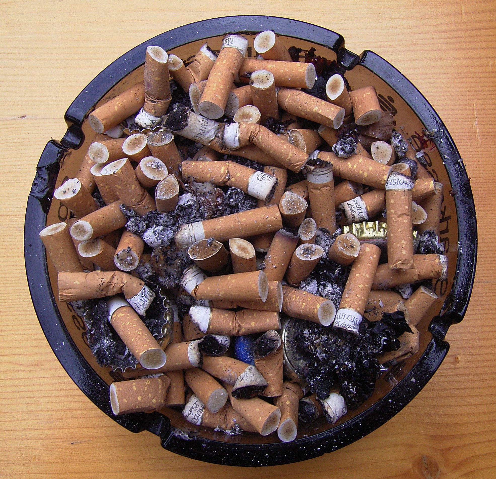 Full_Ashtray.jpg