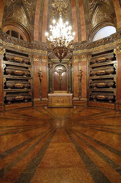 Escorial-398x600.jpg