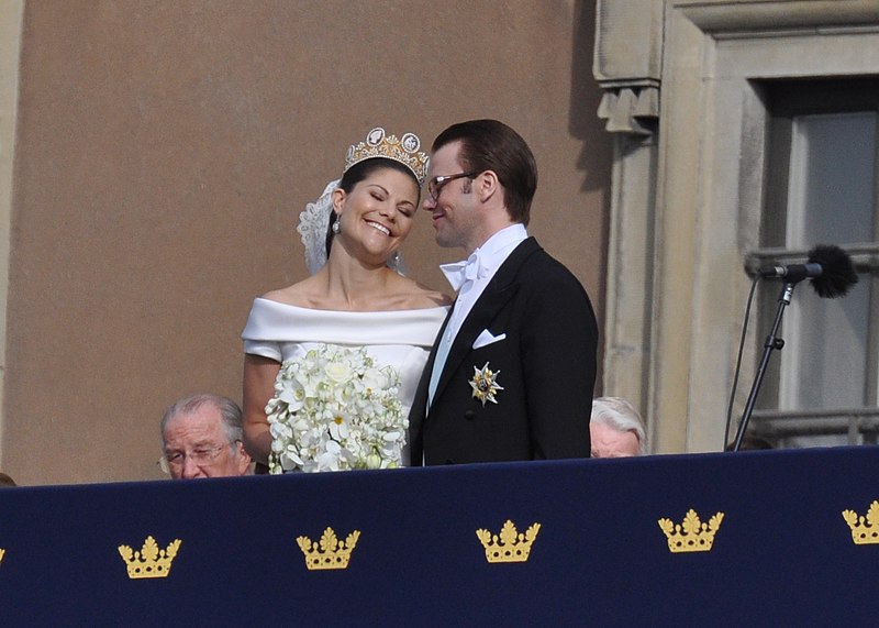 800px-Royal_Wedding_Stockholm_2010-Lejonbacken-001.jpg