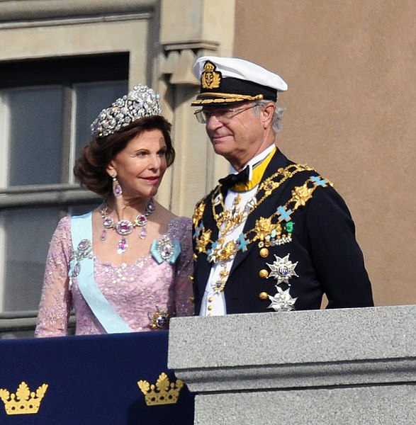 587px-King_and_Queen_of_Sweden.jpg