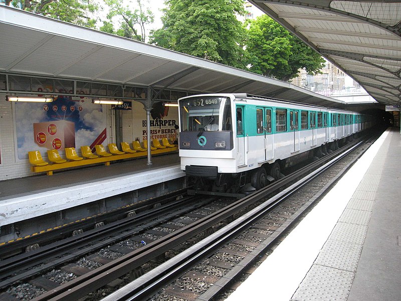 800px-Metro-Paris-Rame-MP-73-Lign.jpg