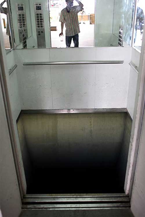 elevatorfloor02.jpg