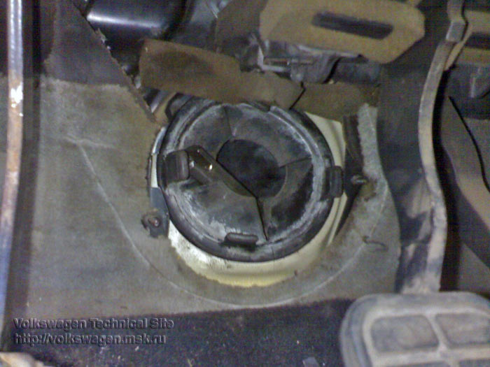 Замена пыльника рулевого карданчика в Фольксваген Пассат Б3-Б4