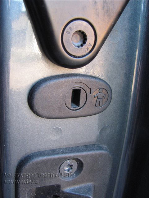 Замена замка задней сдвижной двери Volkswagen Caddy