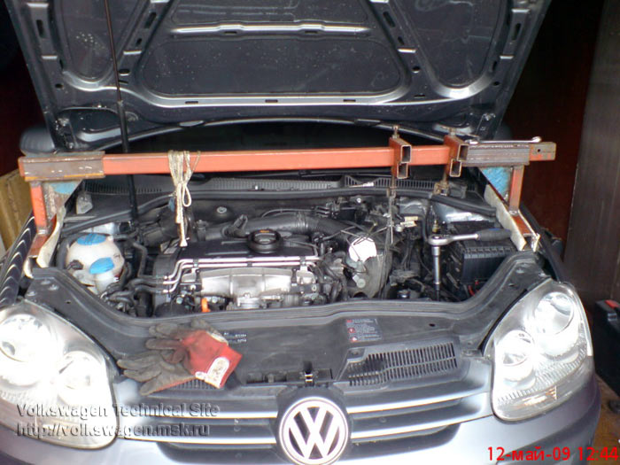 Устранение стука в подвеске VW Golf 5