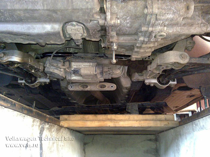 Устранение стука в подвеске VW Golf 5