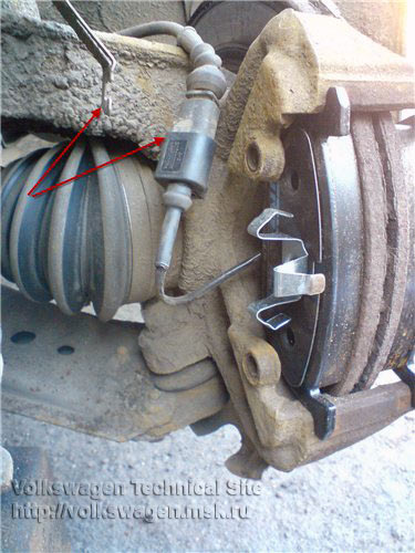 Замена переднего тормозного диска и тормозных колодок (для применения на моделе VW Tiguan)
