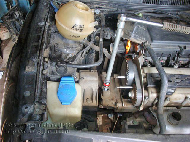 Замена ремня ГРМ на двигателе AKQ, замена радиатора VW Golf 4