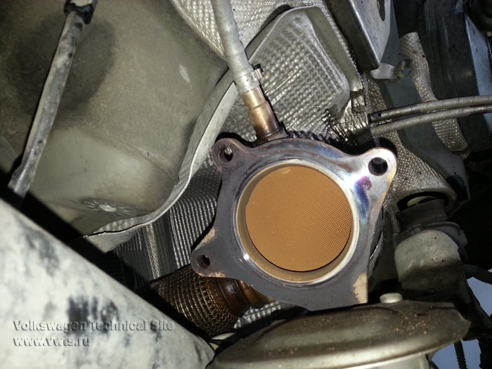 Бензин в масло tsi. Фильтр для масла двигателя Volkswagen Passat 1.8 TSI 2016. Смазка цилиндров CDAB. Прокладка приемной трубы CDAB 1.8 TSI. Сетка в бак Суперб CDAB.