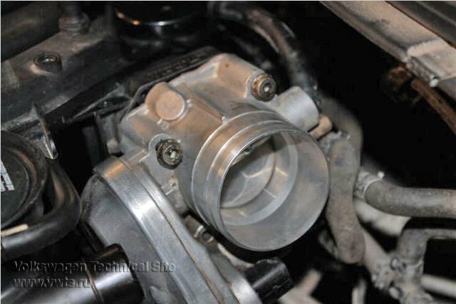 Замена прокладки крышки клапанов на двигателе Фольксваген 1.6 BSE